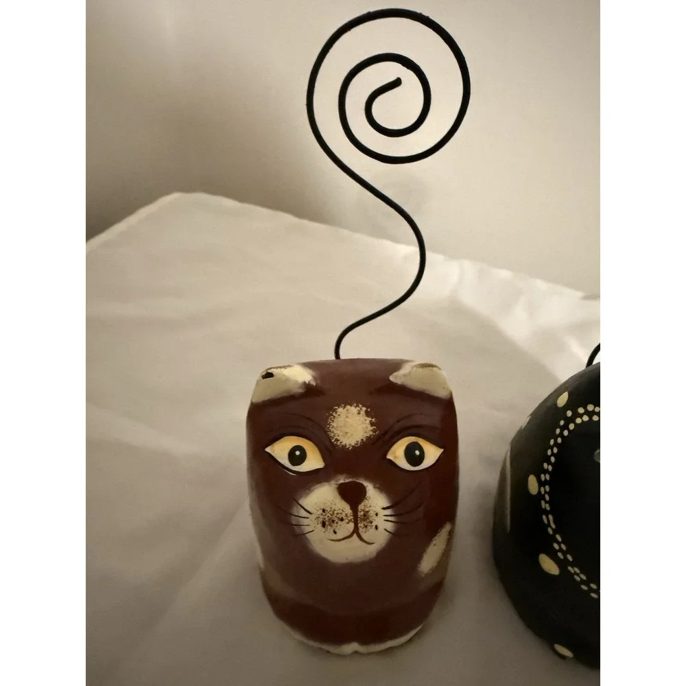 VINTAGE HAND CARVED‎ AND PAINTED WOODEN PAIR OF CATS FIGURINS WIRED TAILS